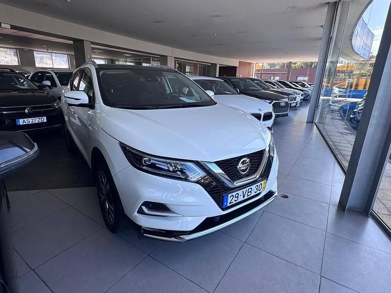 Branco Usado 2018 Nissan Qashqai Tekna SUV | € 19.380 (Bom preço) - Imagem 1/4