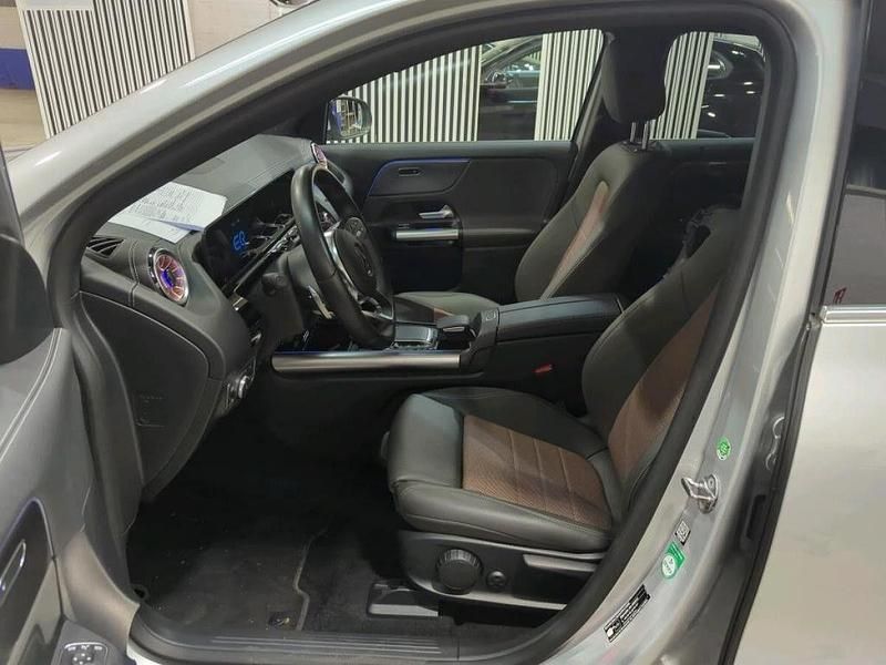 Usado Mercedes EQA250+ Electric Art 139 kW (190 HP) 2022 Cinza SUV