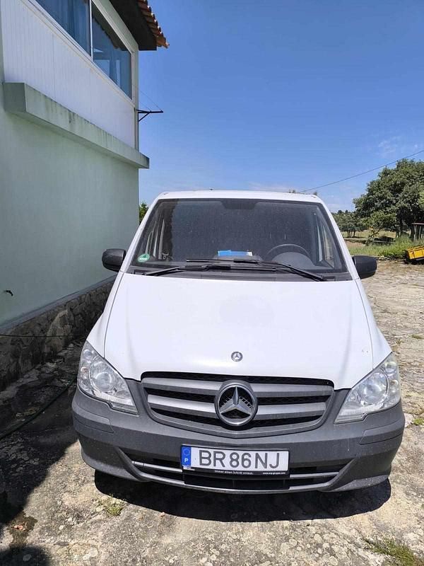 Branco Usado 2011 Mercedes Vito Monovolume | € 9.500 - Imagem 1/4