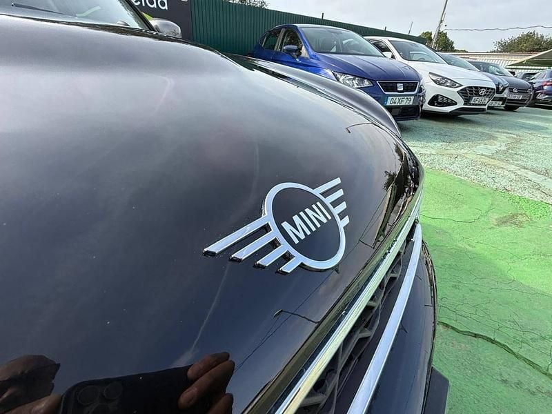 Usado Mini Countryman 136 HP (100 kW) 2021 Preto SUV