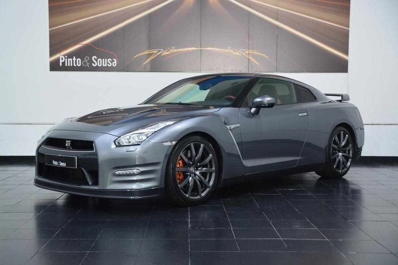 Cinzento Usado 2016 Nissan GT-R GT Coupé | € 125.000 - Imagem 1/4