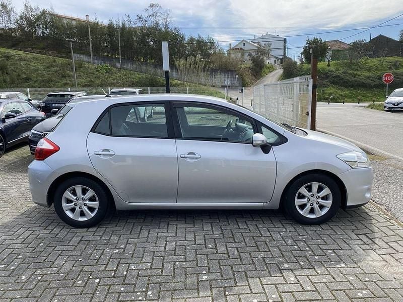 Usado Toyota Auris 90 HP (66 kW) 2011 Citadino