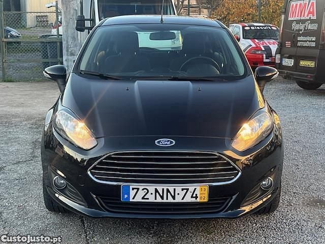 Usado Ford Fiesta 74 HP (54 kW) 2013 Preto Citadino