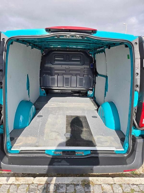 Usado Mercedes Vito 136 HP (100 kW) 2019 Verde Van