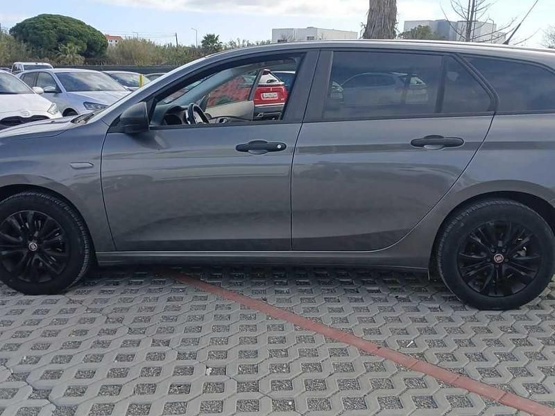 Usado Fiat Tipo Wagon 95 HP (69 kW) 2019 Cinza Carrinha