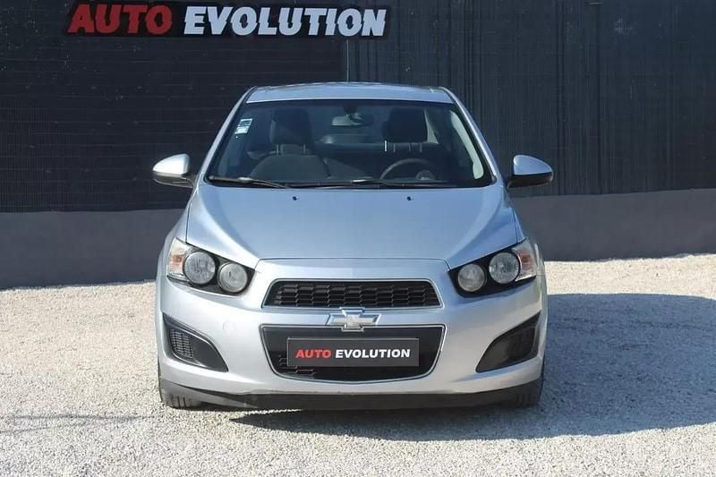 Usado Chevrolet Aveo LT 95 HP (69 kW) 2013 Cinza antracite Sedan