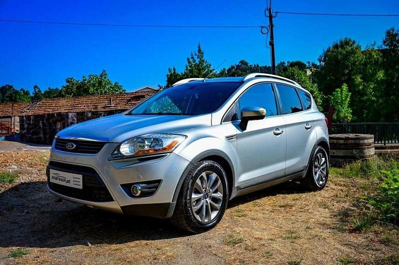 Cinza Usado 2009 Ford Kuga Titanium SUV | € 10.900 - Imagem 1/4
