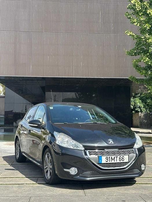 Usado 2012 Peugeot 208 Citadino | € 6.400 (Preço elevado) - Imagem 1/4