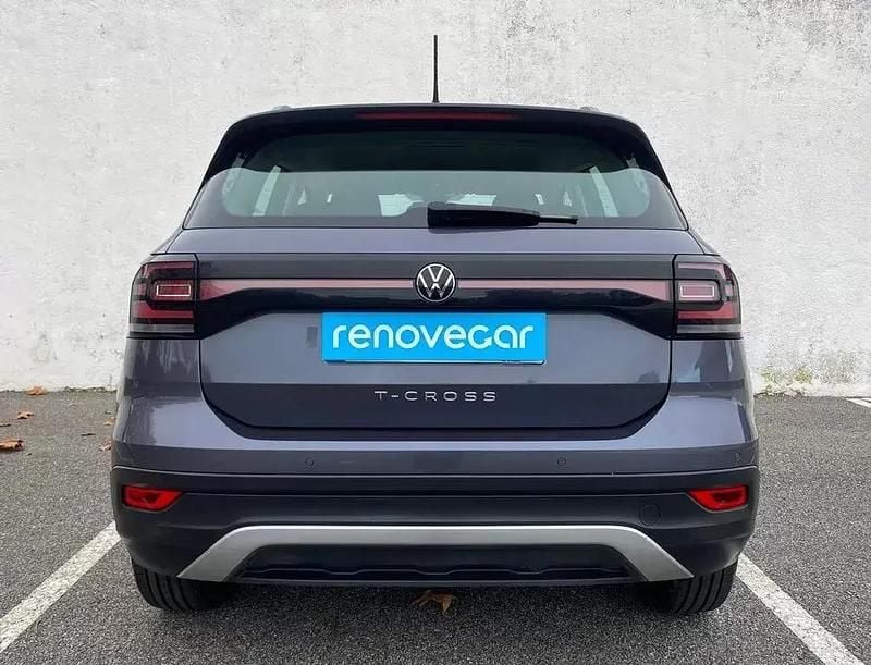 Usado VW T-Cross 110 HP (80 kW) 2022 Cinza antracite SUV