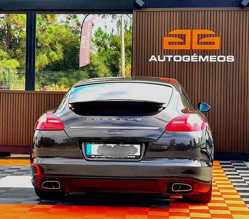 Usado Porsche Panamera 250 HP (183 kW) 2011 Cinzento Sedan