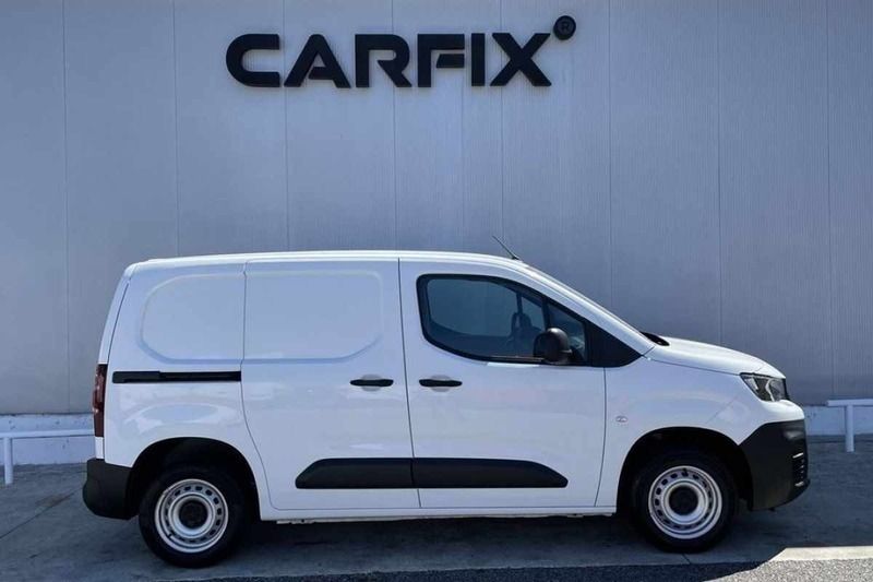 Branco Usado 2020 Peugeot Partner Monovolume | € 16.999 (Preço elevado) - Imagem 1/4