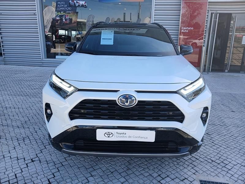 Branco (pintura metalizada) Usado 2024 Toyota RAV4 SUV | € 46.000 - Imagem 1/4