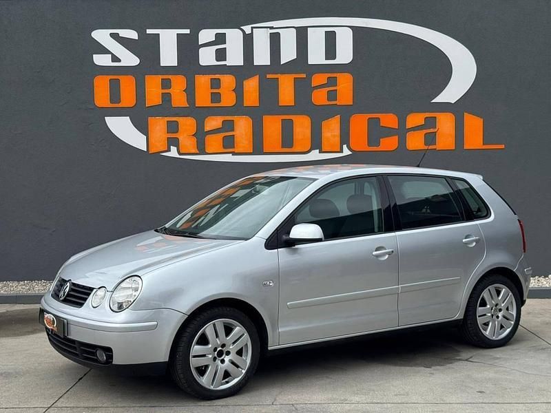 Cinza Usado 2003 VW Polo Trendline | € 5.850 (Caro) - Imagem 1/4