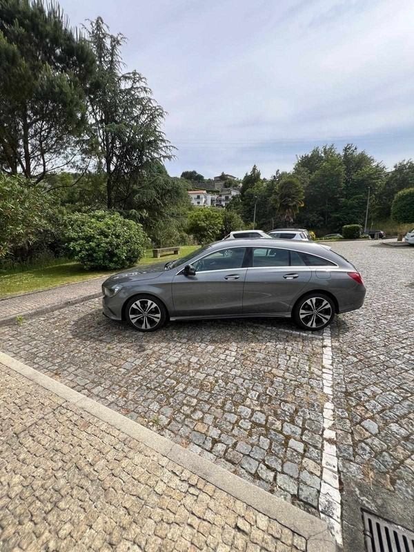 Usado Mercedes CLA180 109 HP (80 kW) 2016 Cinzento Sedan