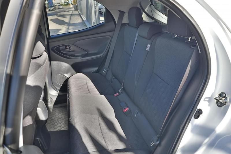 Usado Toyota Yaris Hybrid 115 HP (84 kW) 2024 Branco