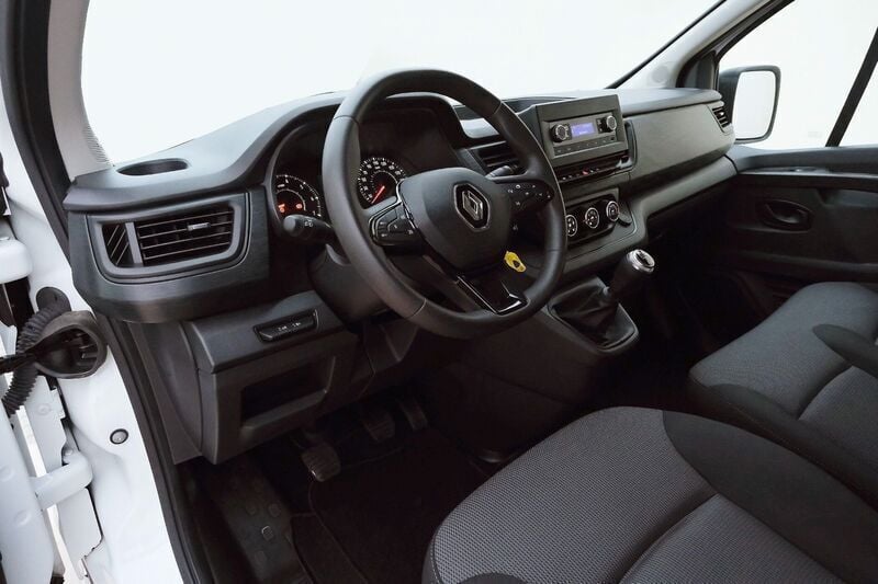 Usado Renault Trafic 150 HP (110 kW) 2021 Branco Monovolume