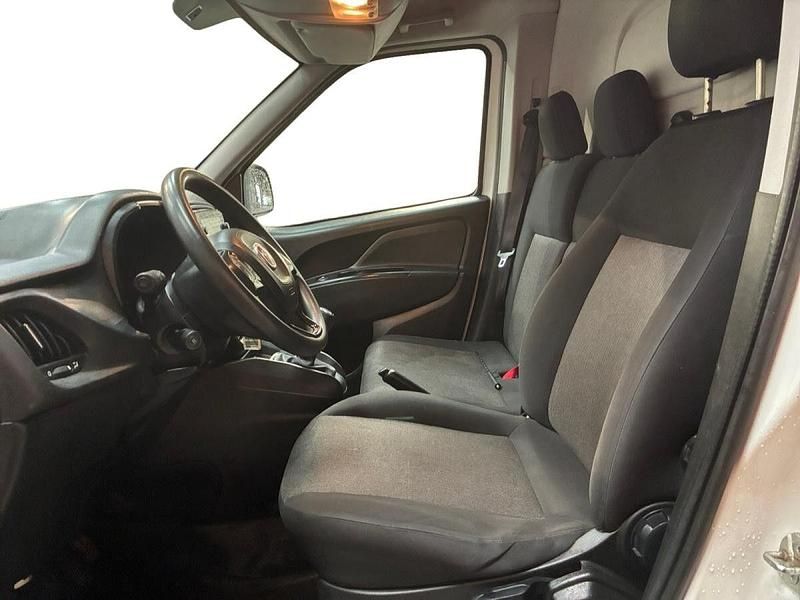 Usado Fiat Doblò Lounge 105 HP (77 kW) 2022 Branco Monovolume