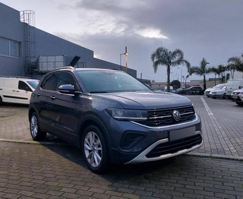Usado VW T-Cross 116 HP (85 kW) 2024 Cinza SUV