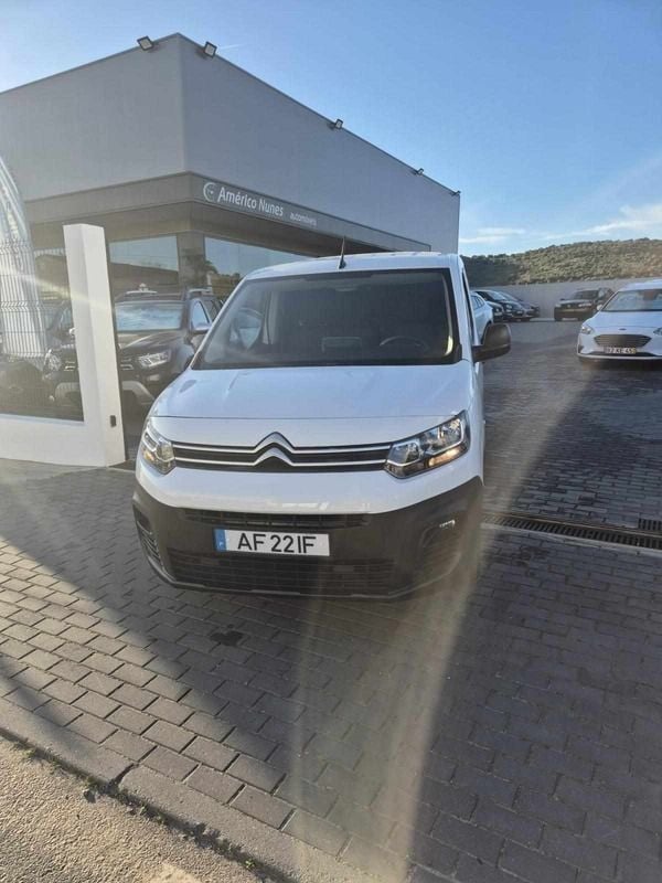 Branco Usado 2021 Citroën Berlingo Monovolume | € 16.250 (Preço justo) - Imagem 1/4