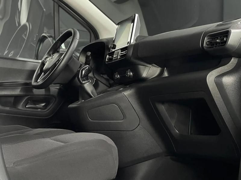 Usado Opel Combo Enjoy 102 HP (75 kW) 2021 Branco Monovolume