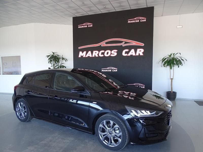 Usado Ford Focus Active X 120 HP (88 kW) 2022 Preto (metalizado)