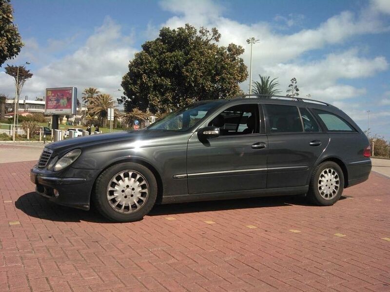 Usado 2003 Mercedes E220 Sedan | € 6.500 - Imagem 1/4