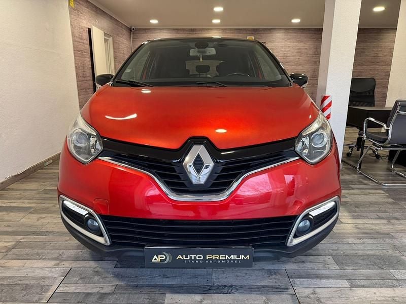 Usado Renault Captur Luxe 120 HP (88 kW) 2017 Vermelho SUV