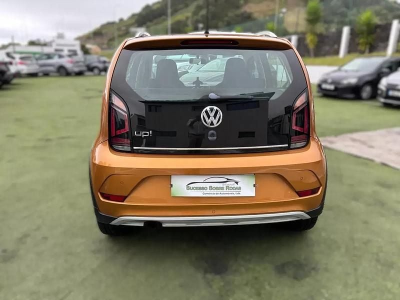 Usado VW cross up! 75 HP (55 kW) 2018 Castanho Citadino