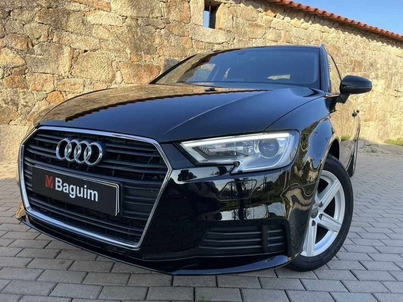 Usado Audi A3 Design 116 HP (85 kW) 2017 Preto