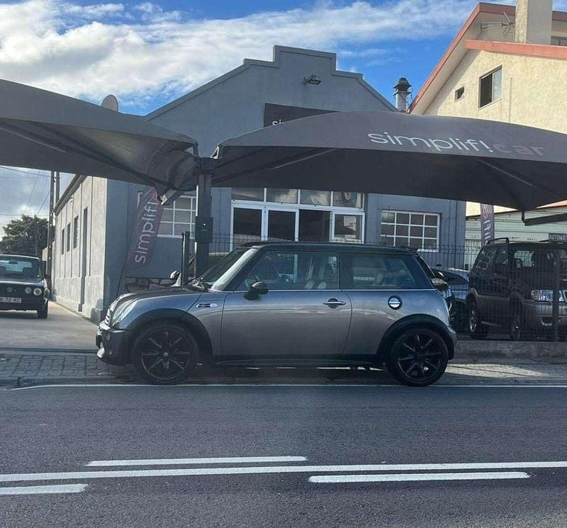 Cinzento Usado 2001 Mini Cooper Citadino | € 9.800 - Imagem 1/4