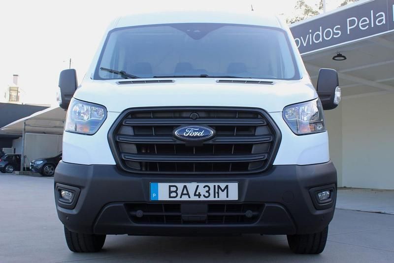 Usado Ford Transit Trend 130 HP (95 kW) 2023 Branco Sedan