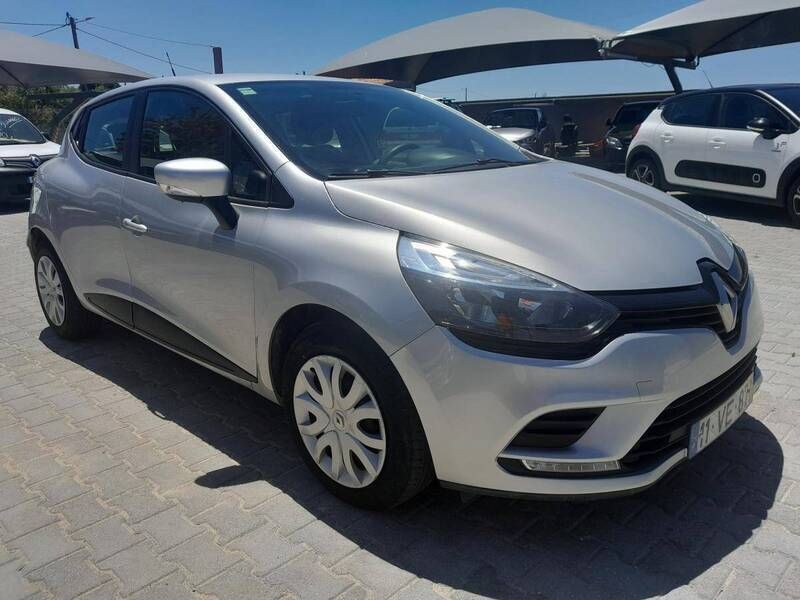 Cinzento Usado 2018 Renault Clio IV | € 10.900 (Preço justo) - Imagem 1/4