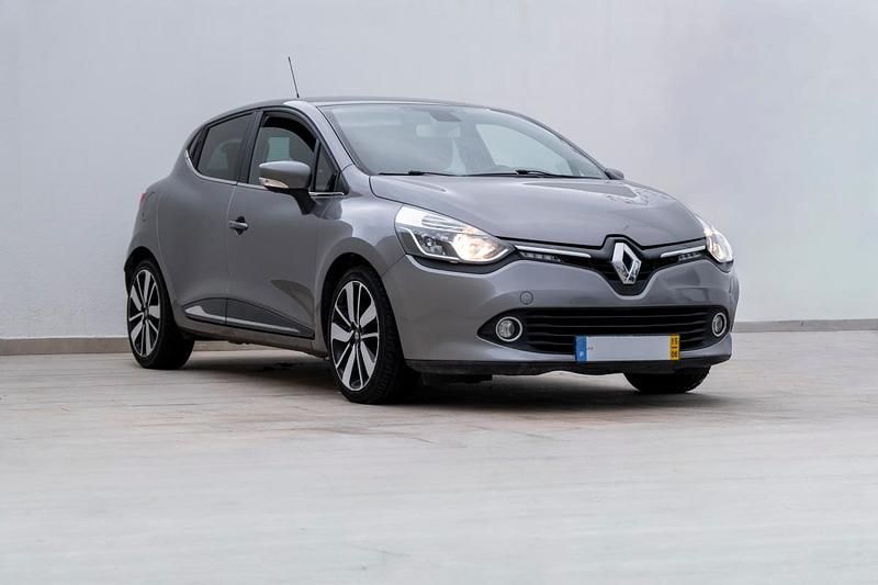 Usado Renault Clio IV 90 HP (66 kW) 2019 Cinzento