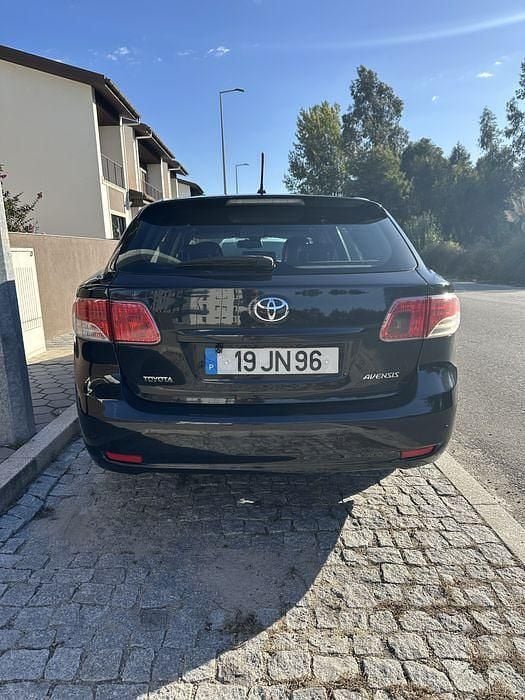 Usado 2010 Toyota Avensis Sedan | € 6.499 (Bom preço) - Imagem 1/4