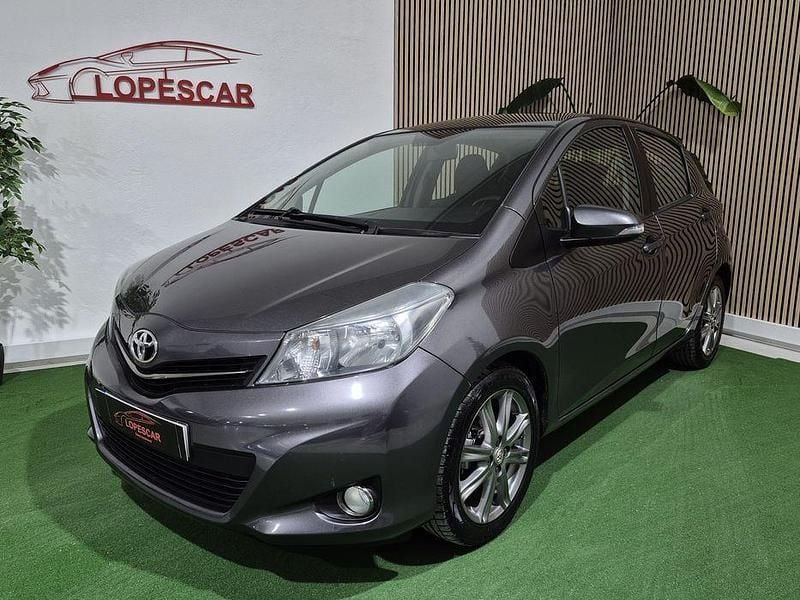 Usado 2012 Toyota Yaris Sport Sedan | € 11.950 (Preço elevado) - Imagem 1/4