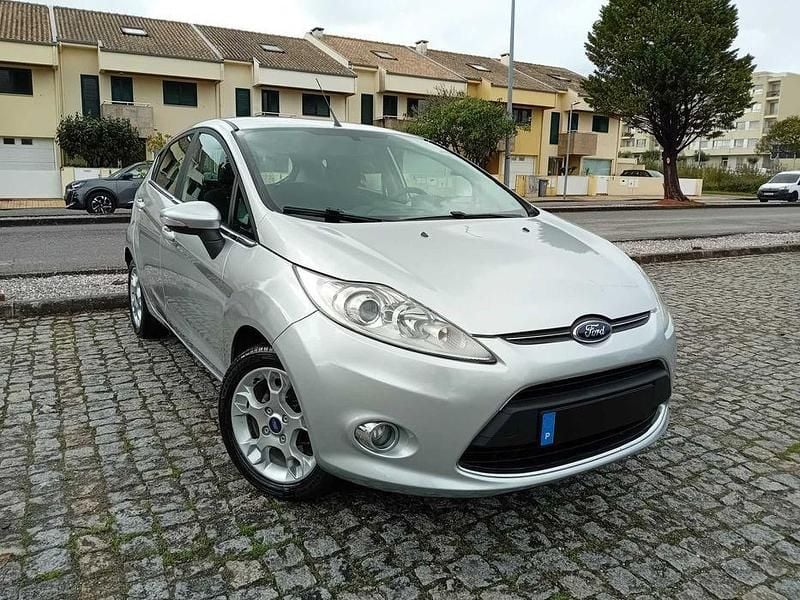 Usado 2012 Ford Fiesta Sedan | € 5.990 (Preço justo) - Imagem 1/4