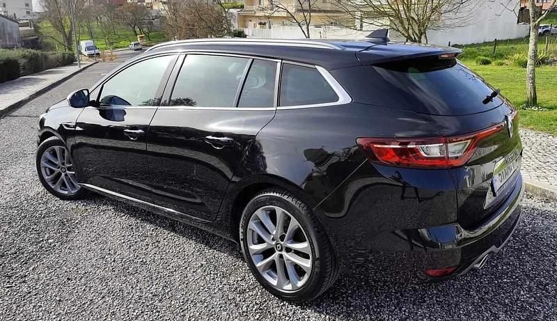 Usado Renault Mégane GrandTour 116 HP (85 kW) 2019 Preto Carrinha