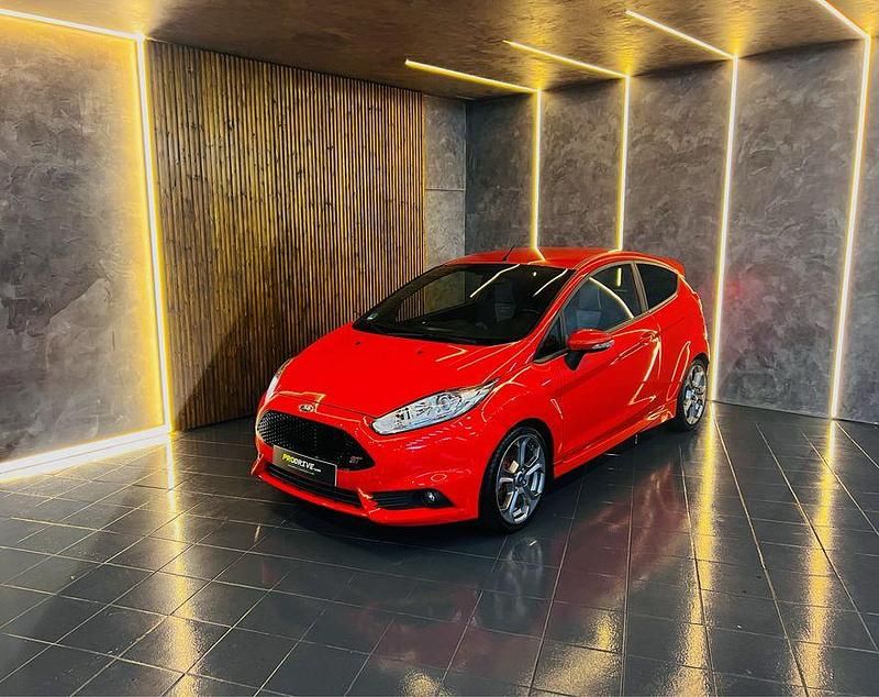 Usado 2014 Ford Fiesta ST Citadino | € 13.900 - Imagem 1/4