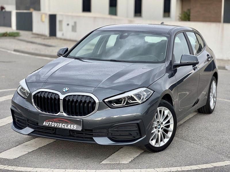 Cinza Usado 2021 BMW 116 Advantage Citadino | € 21.750 (Preço justo) - Imagem 1/4