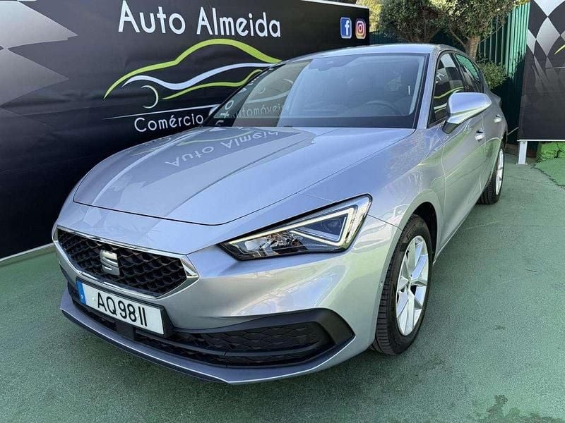 Usado Seat Leon Style 110 HP (80 kW) 2022 Cinzento