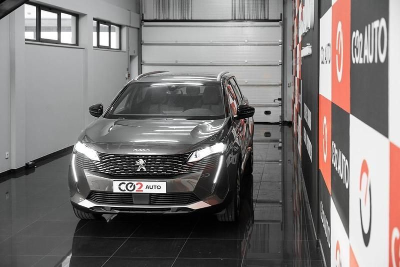 Usado Peugeot 5008 Allure 130 HP (95 kW) 2024 Cinzento Monovolume