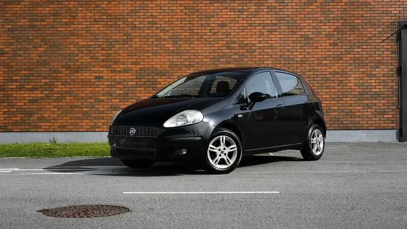 Preto Usado 2009 Fiat Punto Citadino | € 7.000 (Caro) - Imagem 1/4