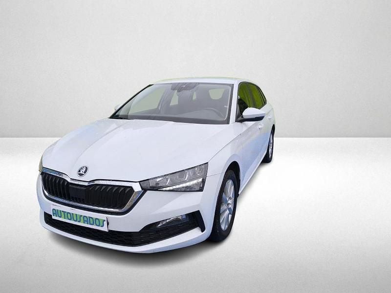 Branco Usado 2022 Skoda Scala Citadino | € 14.240 (Bom preço) - Imagem 1/4