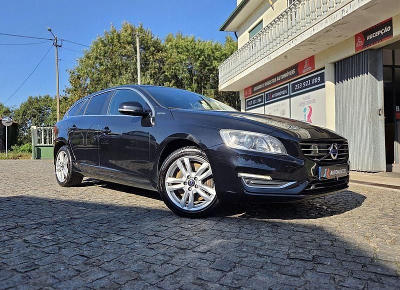 Preto Usado 2013 Volvo V60 Carrinha | € 11.000 - Imagem 1/4