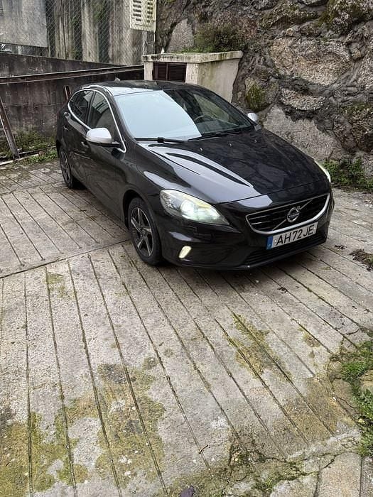 Usado Volvo V40 R-Design 120 HP (88 kW) 2015 Sedan