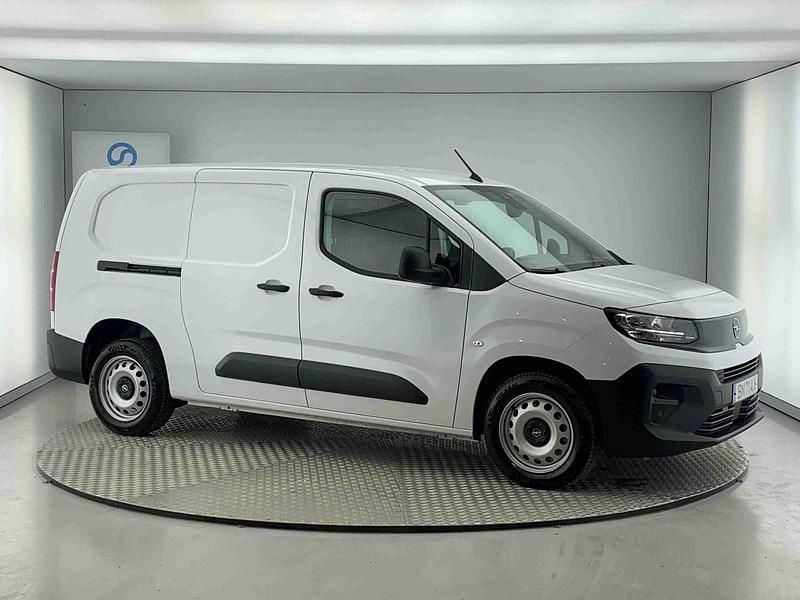 Branco Usado 2024 Opel Combo Monovolume | € 22.490 (Caro) - Imagem 1/4