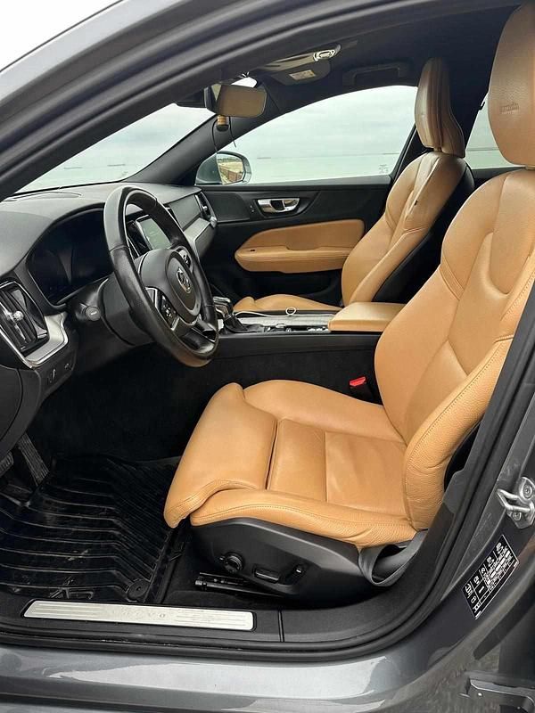 Usado Volvo V60 190 HP (139 kW) 2018 Cinzento Carrinha