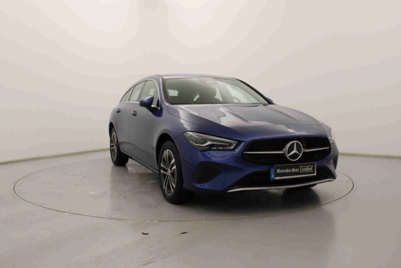 Azul Usado 2025 Mercedes CLA250e Sedan | € 42.990 (Preço justo) - Imagem 1/4