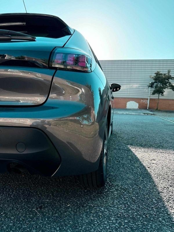 Cinzento Usado 2021 Peugeot 208 Citadino | € 12.500 (Bom preço) - Imagem 1/4