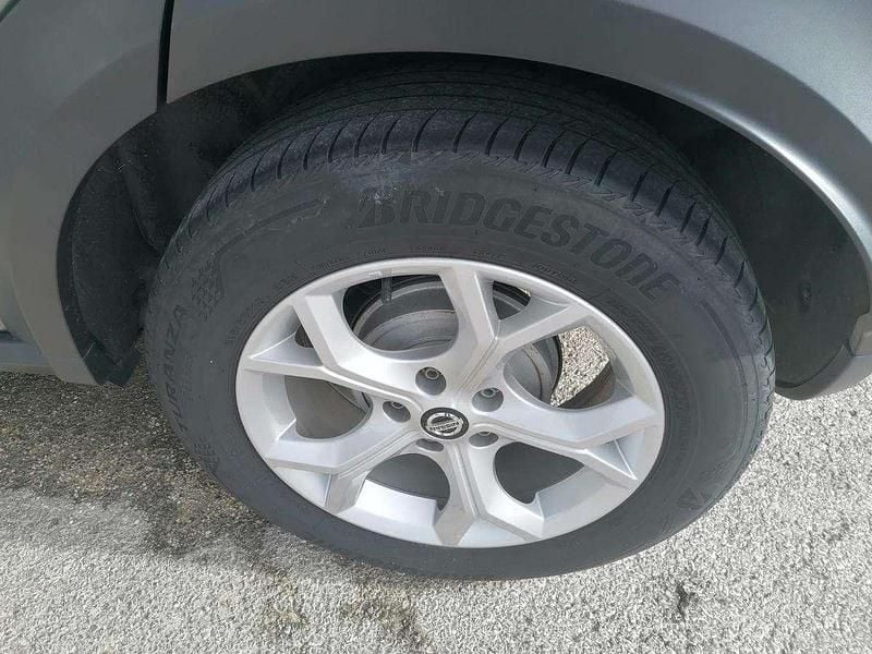 Usado Nissan Juke N-Connecta 114 HP (83 kW) 2021 Cinza SUV